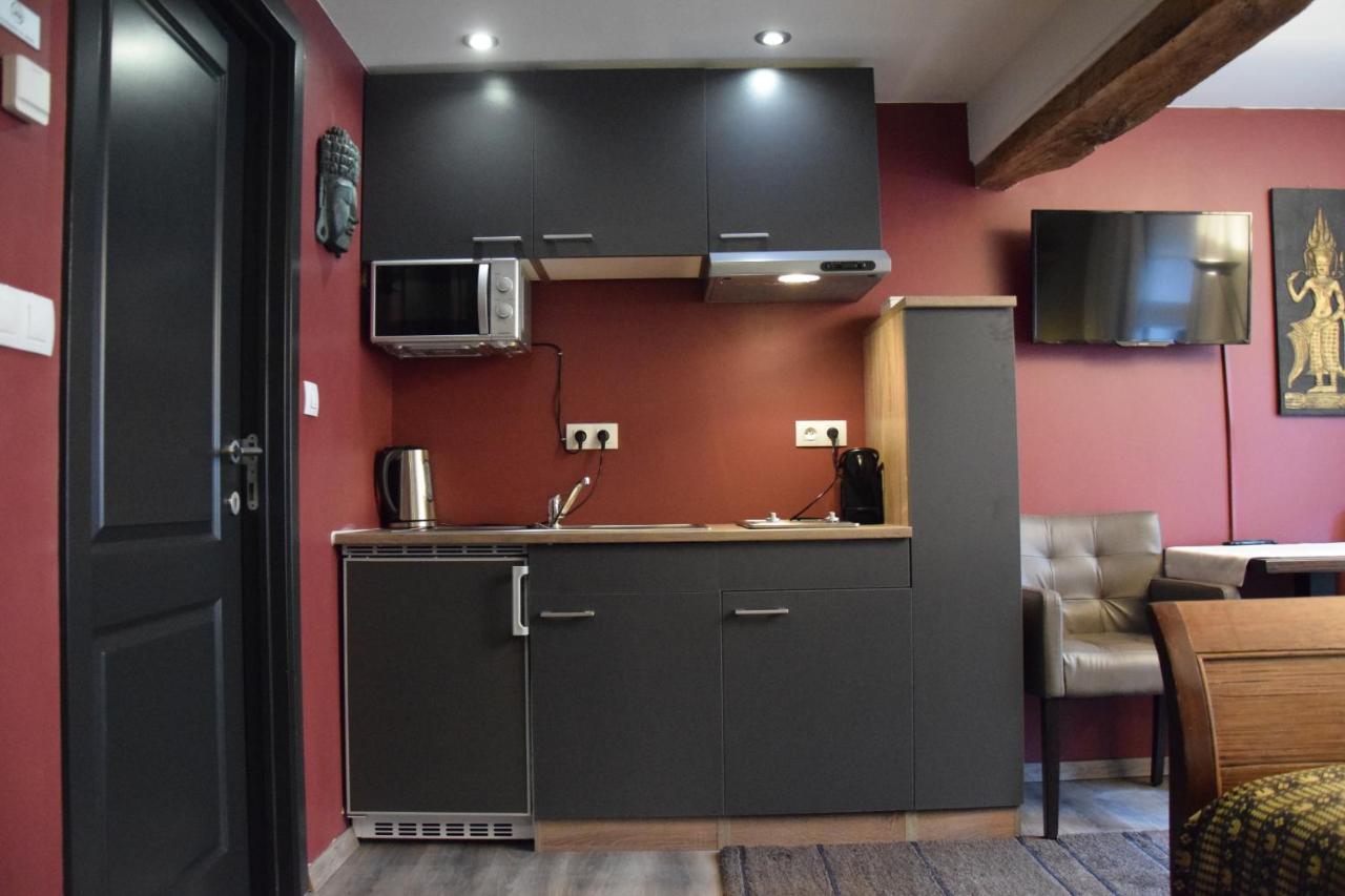 Studio Frodo En Zazou Maaseik Esterno foto