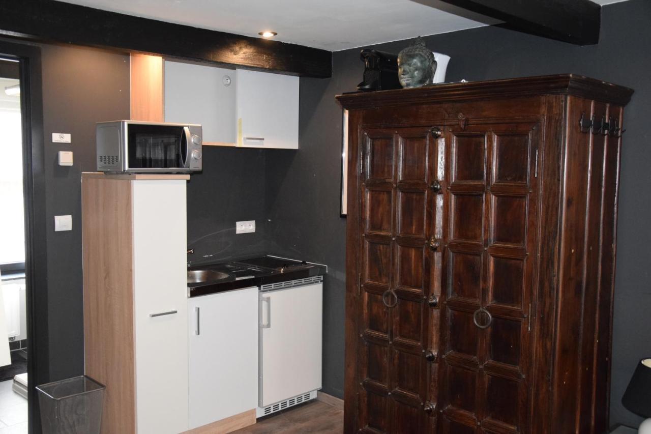 Studio Frodo En Zazou Maaseik Esterno foto